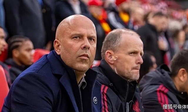 利物浦欧冠失利陷欲变阵！萨拉赫重回首发，斯洛特拿富勒姆止颓势