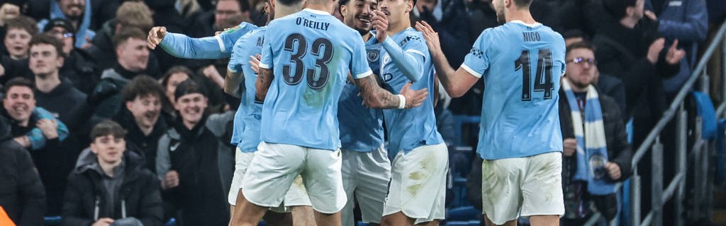 组图：联赛杯曼城顺利晋级 众将开心庆祝