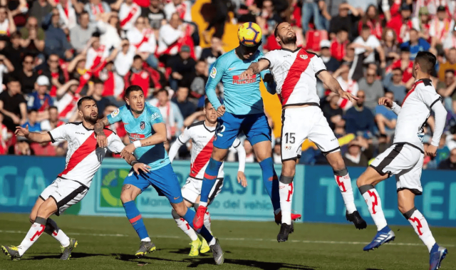 西甲保级卡位战！巴列卡诺主场迎皇家奥维耶多，控球劲旅VS死守反击悬念拉满