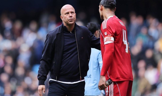 惨遭曼城血洗、全队崩盘！范戴克公开痛批利物浦：直接放弃抵抗了