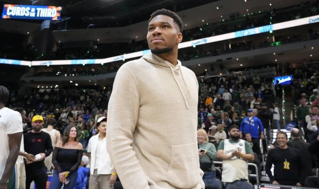 字母哥因伤缺席赛季收官战获官宣 雄鹿生涯就此告别？