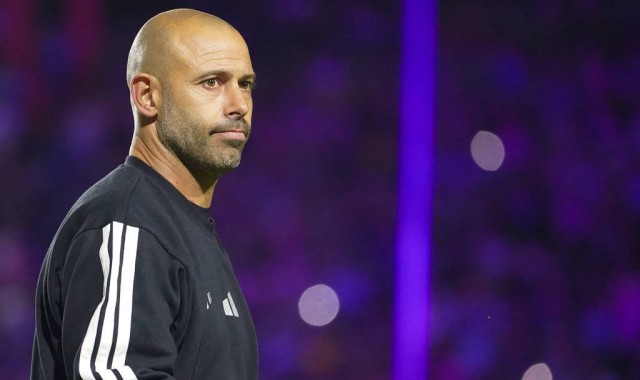 体坛联播｜巴萨欧冠两回合不敌马竞出局，巴黎双杀利物浦晋级