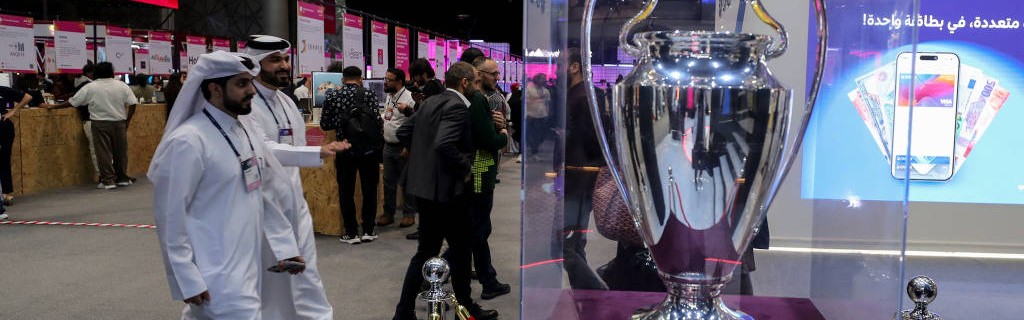 欧冠联赛冠军奖杯在多哈进行展览