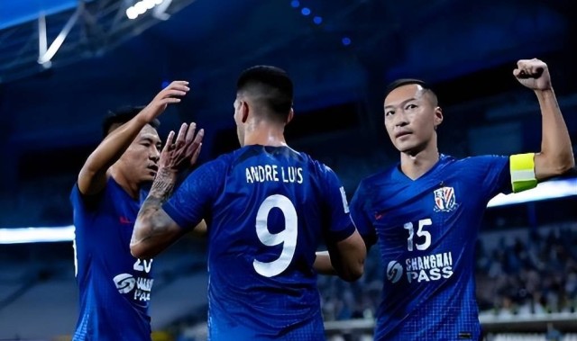 刘诚宇和杨皓宇携手转会去德甲多特蒙德留洋，新东家承诺给他主力，首秀将踢拜仁