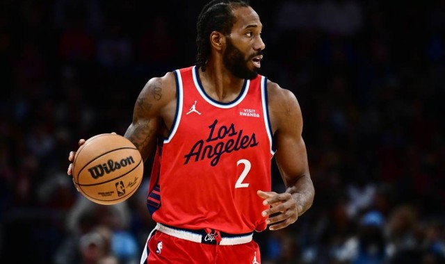 曝伦纳德左膝不适 提前结束客场之旅返回洛杉矶治疗