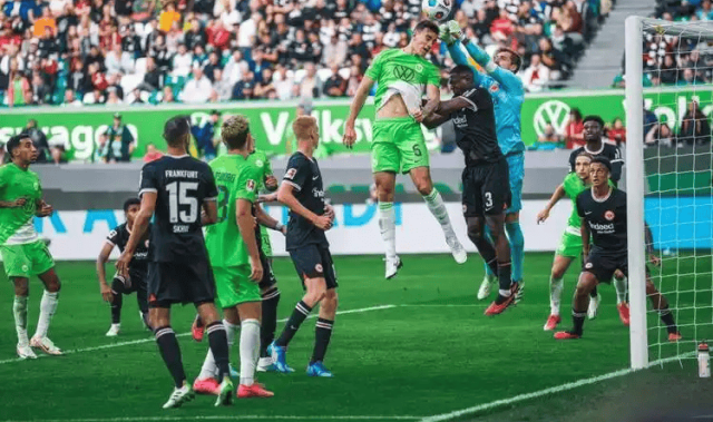 周六012德甲焦点：沃尔夫斯堡中场掌控VS海登海姆残阵重构，抢分与保级的攻防博弈