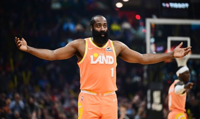 哈登骨折不手术真的明智吗？骑士应对危机陷入两难