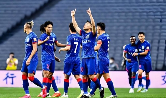 德甲中卫已提前同意官宣！将正式转会加盟申花，蒋圣龙和朱辰杰都为此留洋去德甲